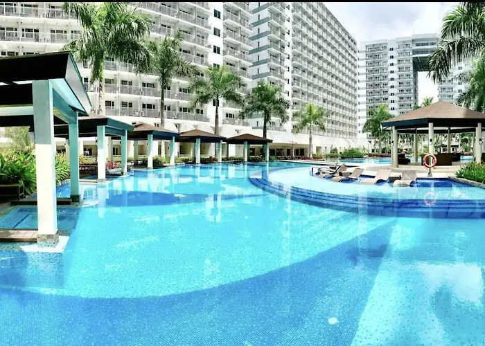 Near Moa Bay Airport Via Naiax Balcony-pool View Wifi Shell Residences Manila