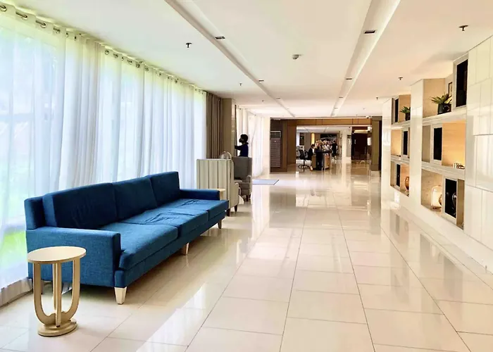 Near Moa Bay Airport Via Naiax Balcony-pool View Wifi Shell Residences Manila
