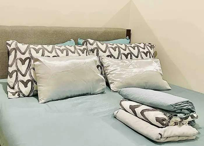 Near Moa Bay Airport Via Naiax Balcony-pool View Wifi Shell Residences Apartment Manila